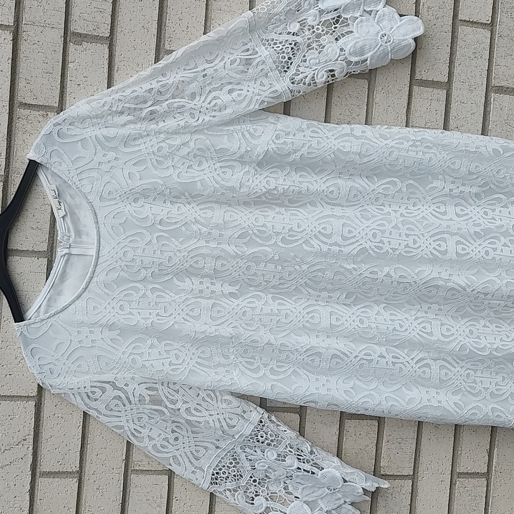 White Lace Dress - Picture 3 of 9